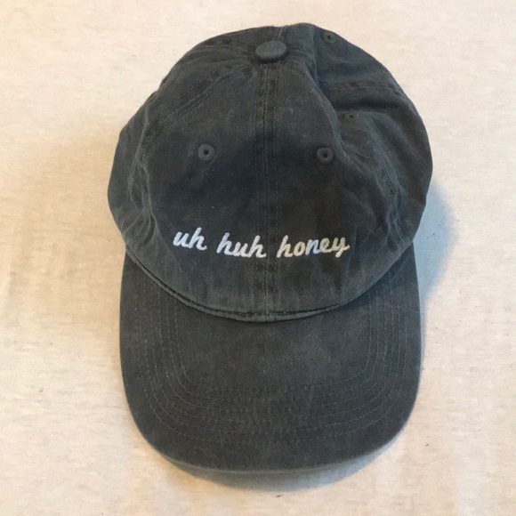 Brandy Melville Accessories - Uh huh honey hat